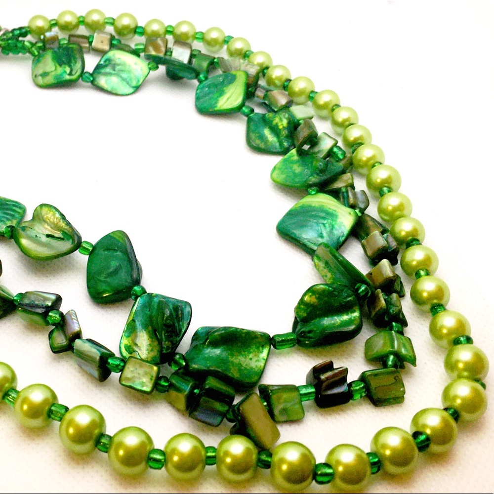 Green Shell Pearl Beads Nevklace